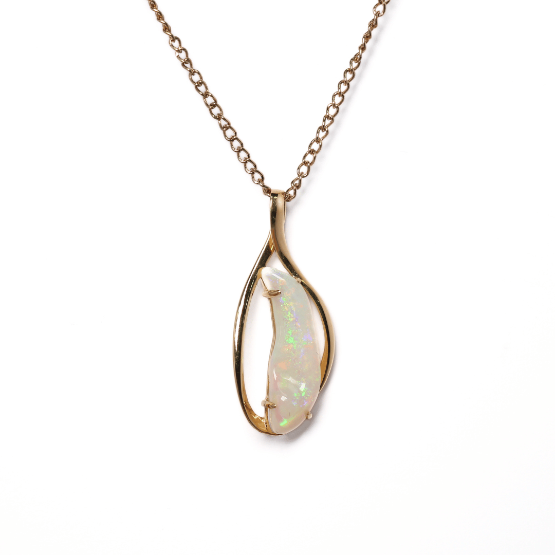 18K Yellow Gold Crystal Opal Pendant 4.37CT 1.45G