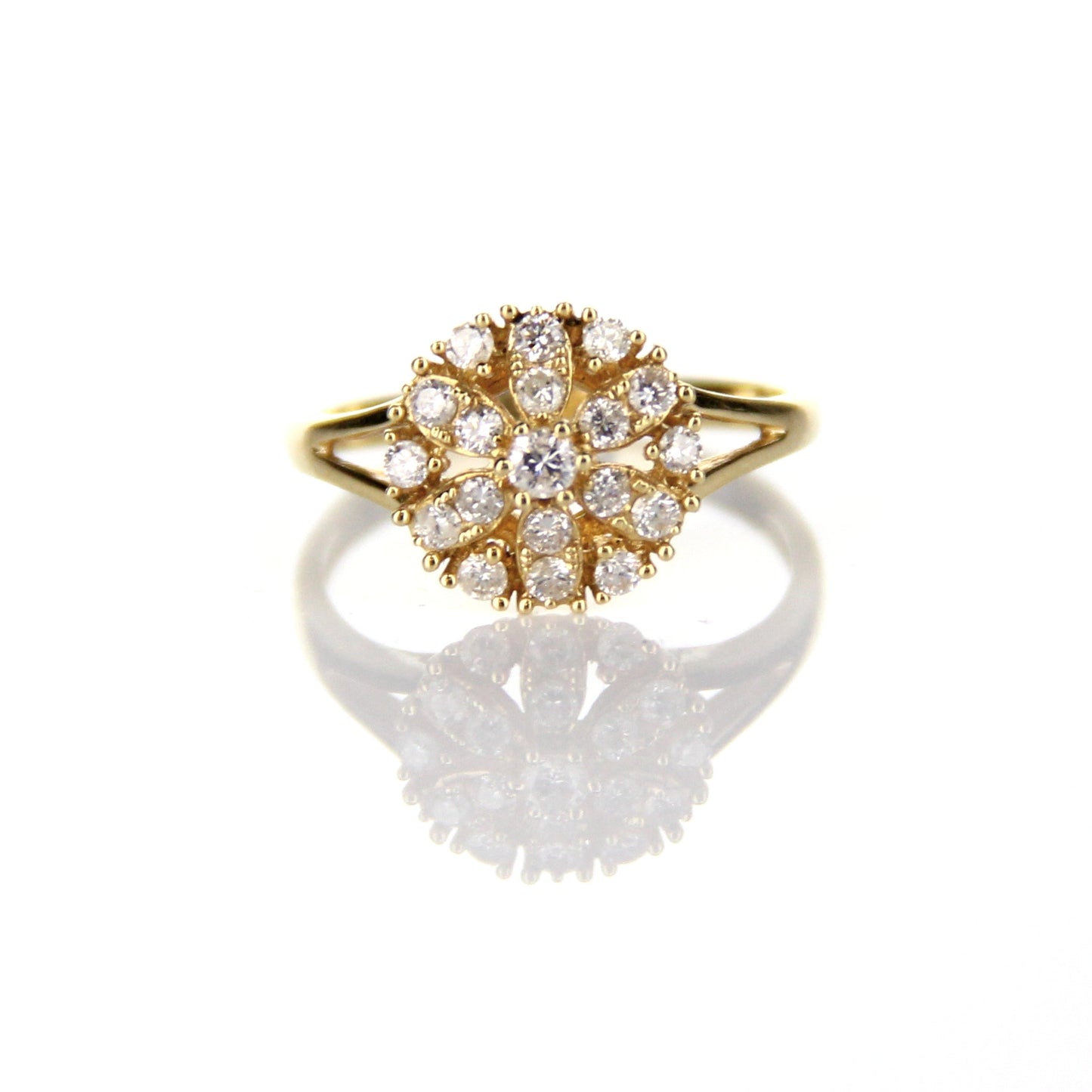 0.46ct Diamond Ring Set in 18K Yellow Gold